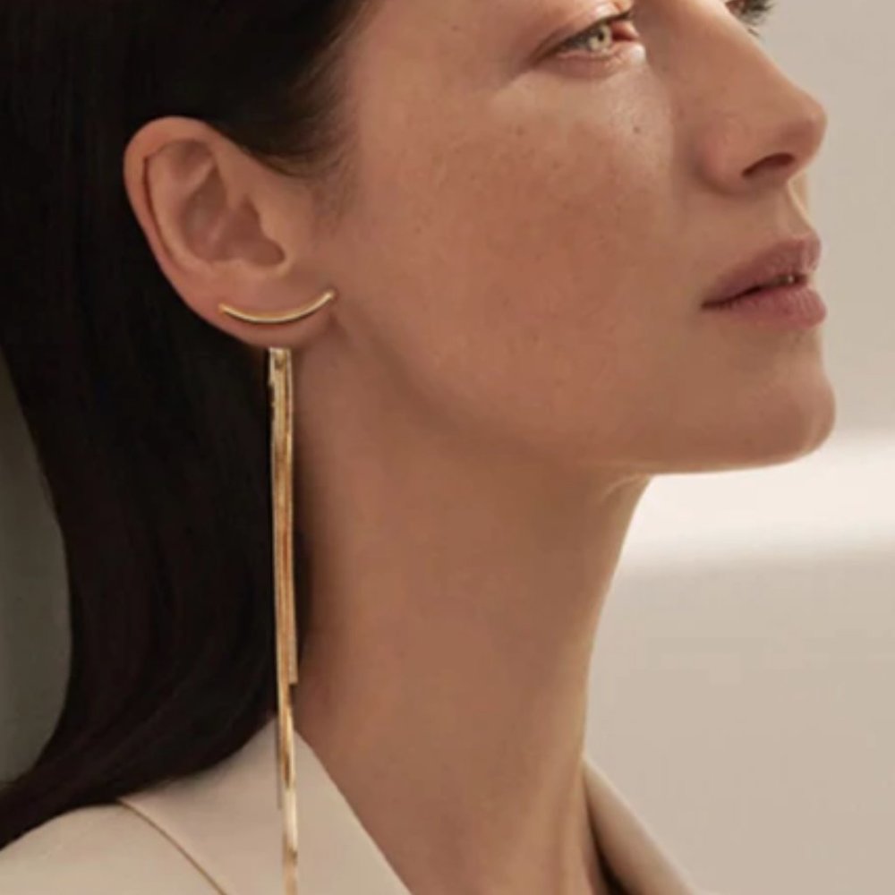 Lulu’s long dropping earrings